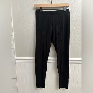 ⚡️ (3/$15) Black leggings Size L.